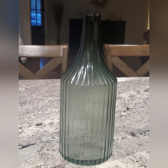 Gorgeous Green Glass Vase-NWT - Picture 6 of 6